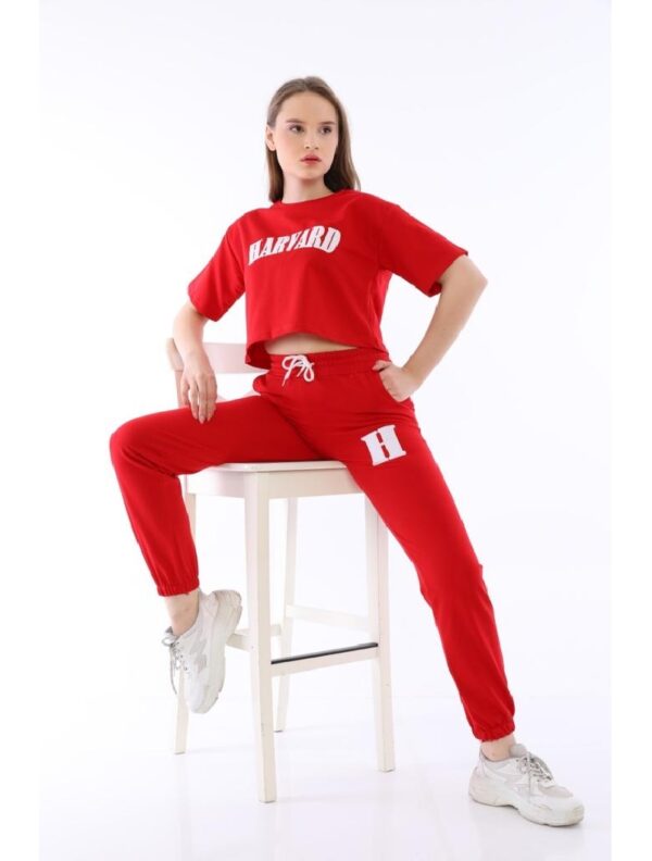 Compleu-Dama-Harvard-Rosu.jpg