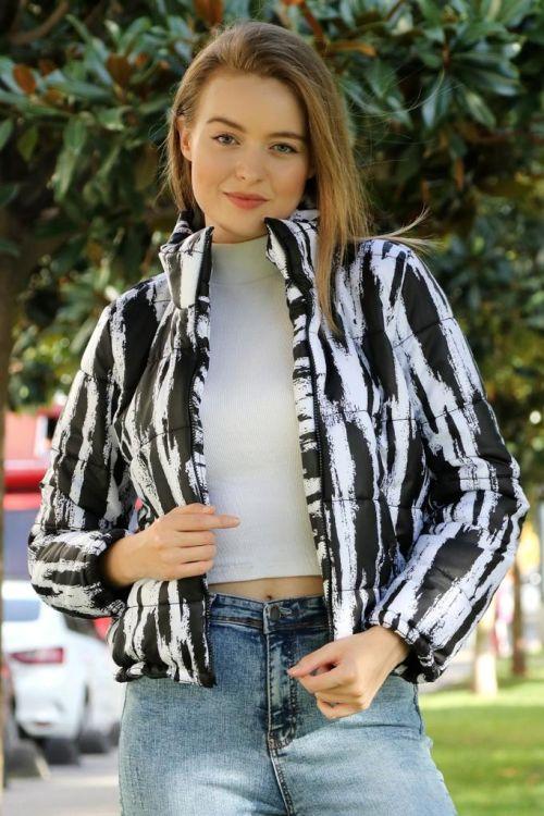 Geaca-dama-scurta-Sophia-Lines-negru.jpg
