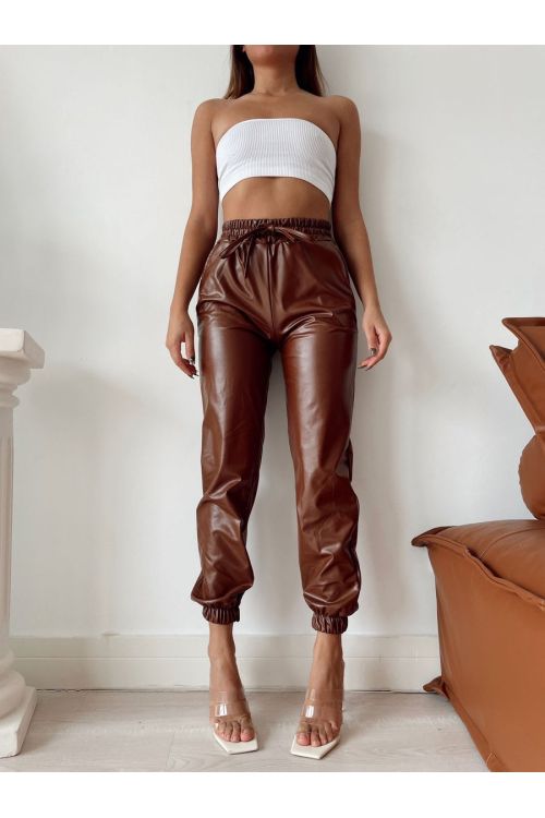 Pantaloni-dama-piele-ecologica-Miriam-maro.jpg