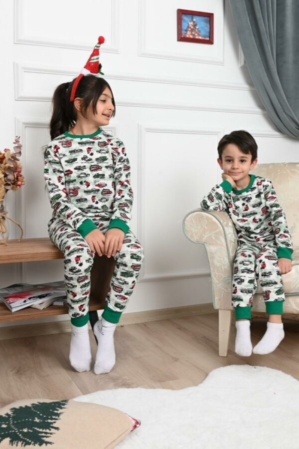 Pijama-copii-motive-Craciun-Cars.jpg
