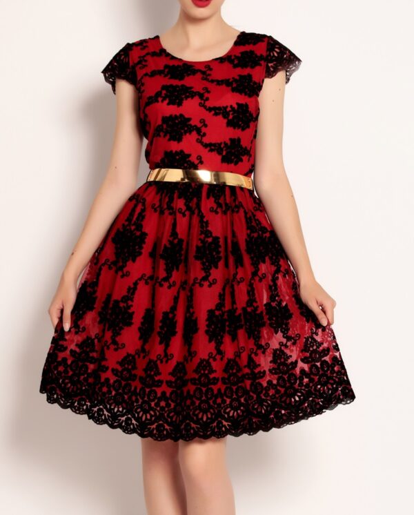 ROCHIE-ELEGANTA-MURA-ROSIE.jpg