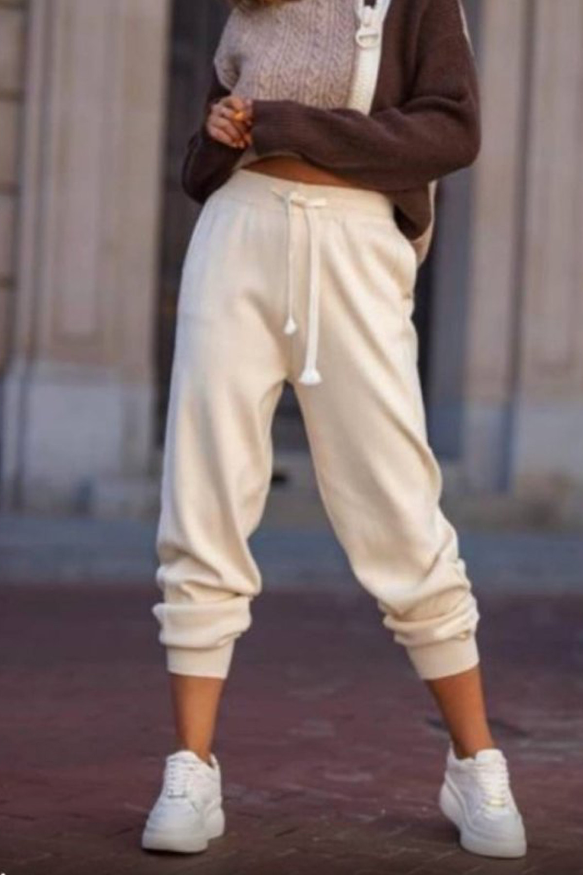 Pantaloni dama de trening Anisia alb