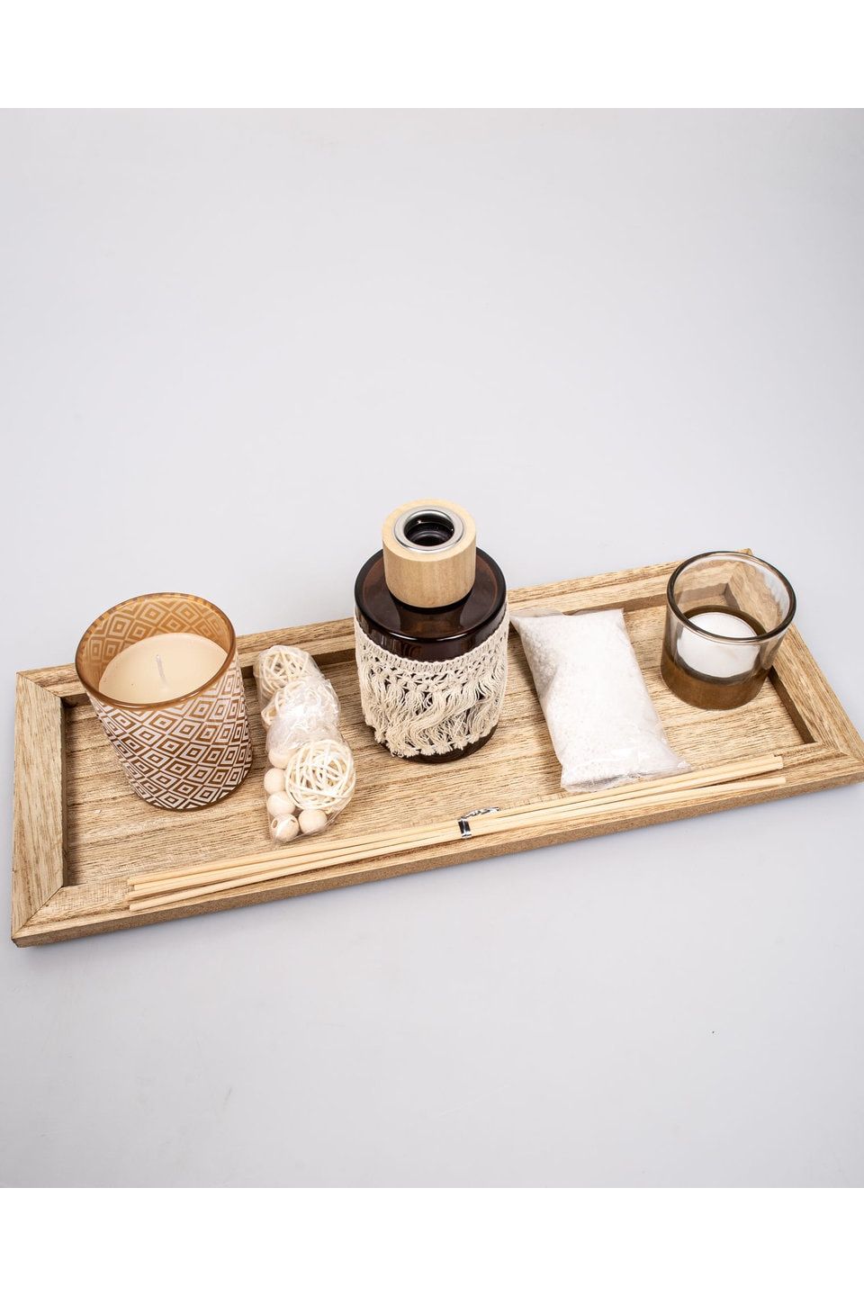 Set difuzor cu uleiuri esentiale, lumanari si decoratiuni