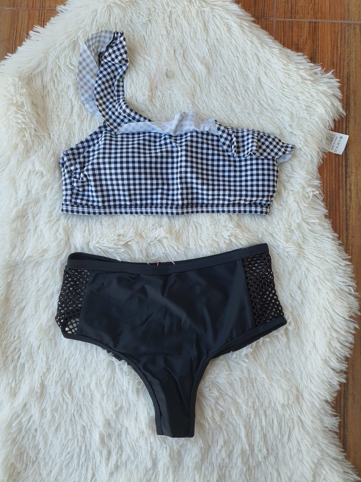 Costum de baie carouri