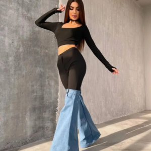 Pantaloni evazați de damă cu inserții din blug