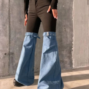 Pantaloni evazați de damă cu inserții din blug