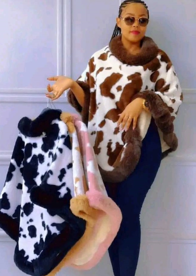 Capa dama blanita eco CowSpots