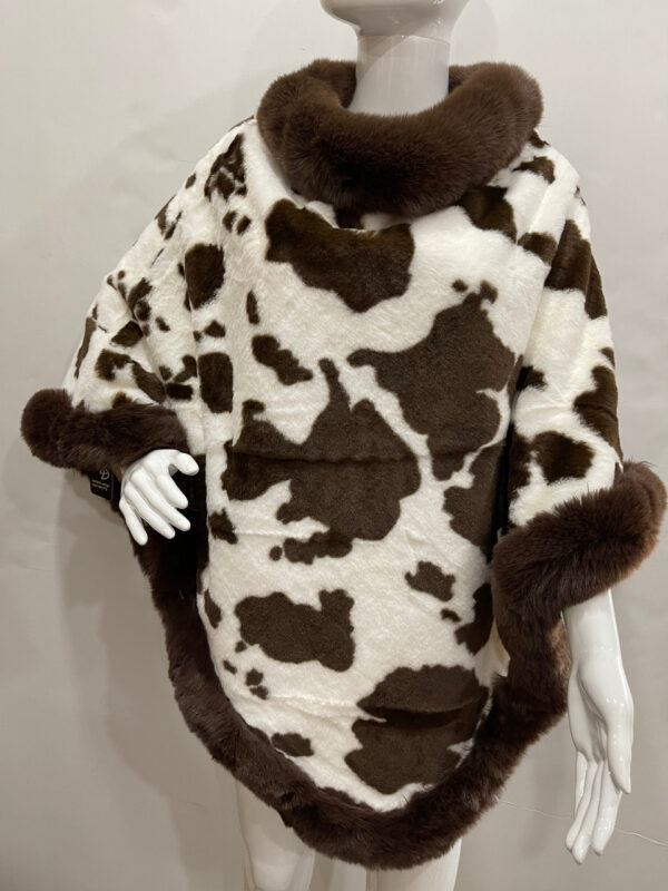 Capa dama blanita eco CowSpots