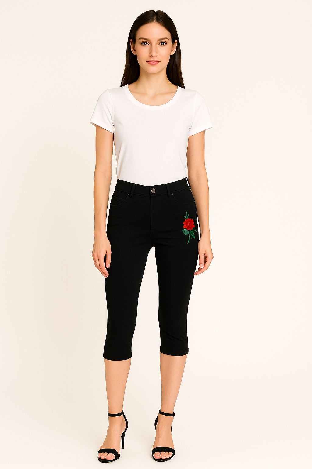 Pantaloni 3/4 cu floare brodata