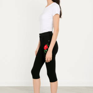 Pantaloni 3/4 cu floare brodata