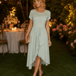Rochie elegantă asimetrică cu dantelă verde menta