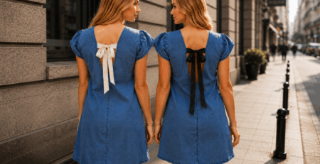 Rochia denim cu fundiță la spate – modelul feminin care transformă orice ținută casual într-una elegantă